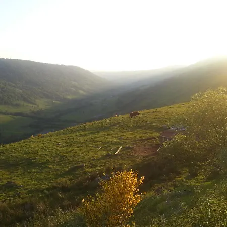 Nuit Paisible Au Col De Neronne מלון