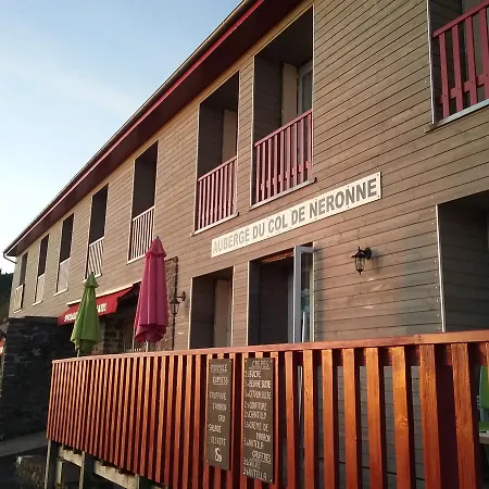 Nuit Paisible Au Col De Neronne מלון *