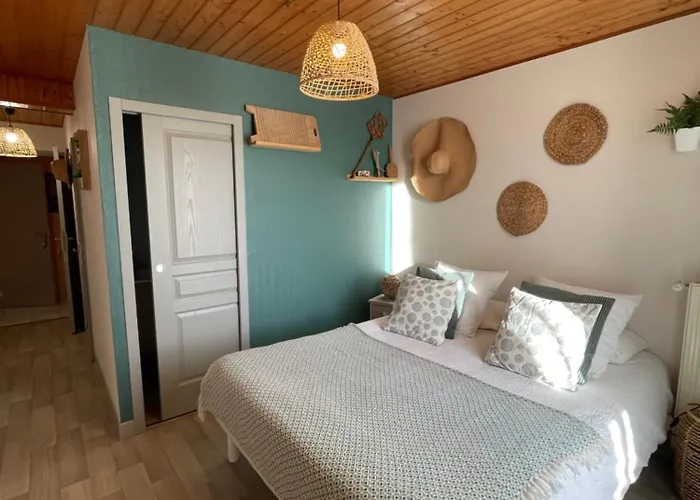 Отель Nuit Paisible Au Col De Neronne *